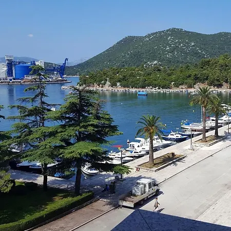 Konukevi And With A Swimming Pool Ploce, Neretva Delta - Usce Neretve - 15074