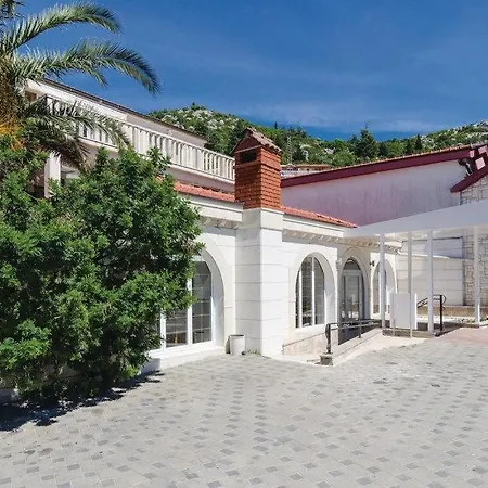 And With A Swimming Pool Ploce, Neretva Delta - Usce Neretve - 15074 Konukevi 3*